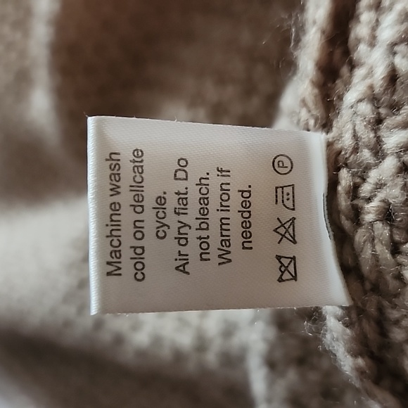 Purnell Oversized Slouchy Chunky Knit Oatmeal Sweater, Pre-loved in EC - Picture 16 of 16